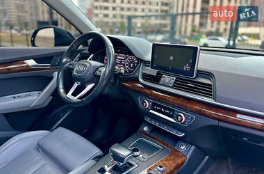Внедорожник / Кроссовер Audi Q5 2017 в 
