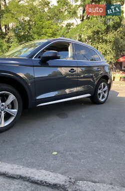 Внедорожник / Кроссовер Audi Q5 2020 в 