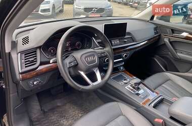 Внедорожник / Кроссовер Audi Q5 2016 в 