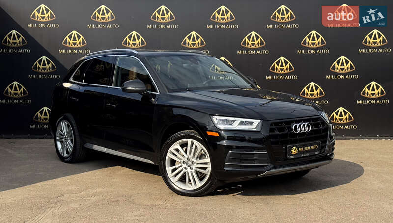 Позашляховик / Кросовер Audi Q5 2018 в 