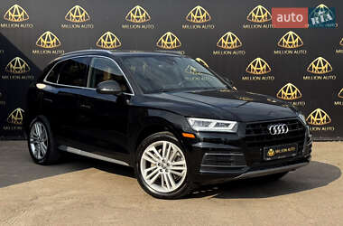 Позашляховик / Кросовер Audi Q5 2018 в 