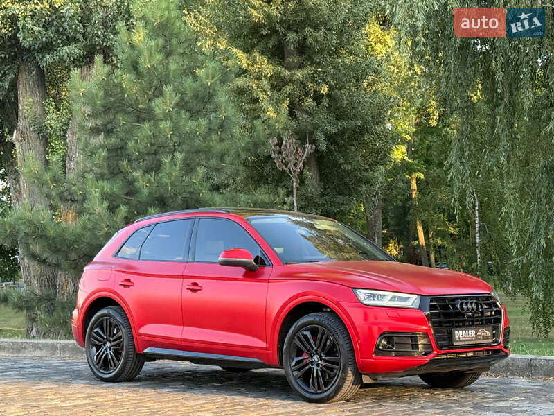 Позашляховик / Кросовер Audi Q5 2019 в 