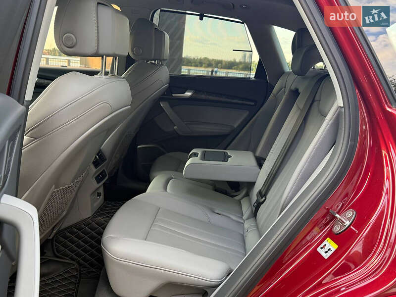 Позашляховик / Кросовер Audi Q5 2019 в Києві