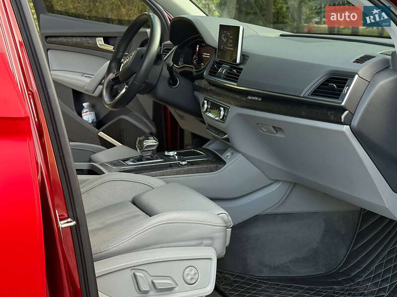 Позашляховик / Кросовер Audi Q5 2019 в Києві