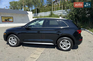 Внедорожник / Кроссовер Audi Q5 2017 в 