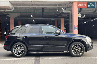 Позашляховик / Кросовер Audi Q5 2015 в 