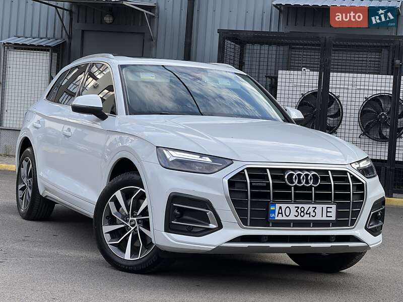 Позашляховик / Кросовер Audi Q5 2020 в Ужгороді