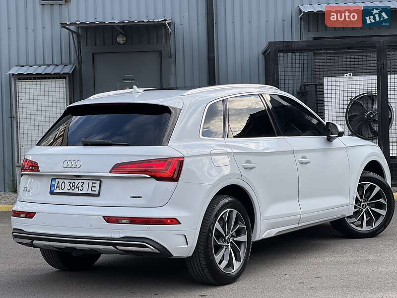Позашляховик / Кросовер Audi Q5 2020 в Ужгороді