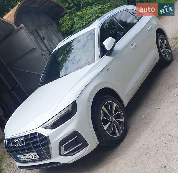 Позашляховик / Кросовер Audi Q5 2021 в Києві