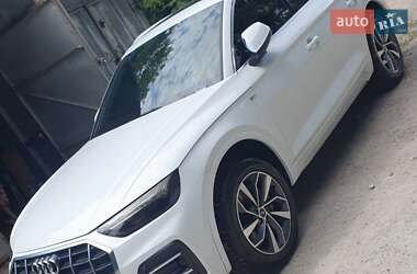 Внедорожник / Кроссовер Audi Q5 2021 в 
