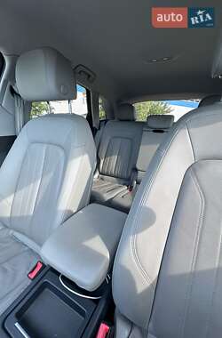 Внедорожник / Кроссовер Audi Q5 2017 в 