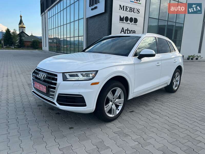 Внедорожник / Кроссовер Audi Q5 2017 в 