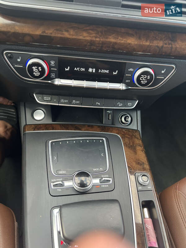 Позашляховик / Кросовер Audi Q5 2017 в Хусті