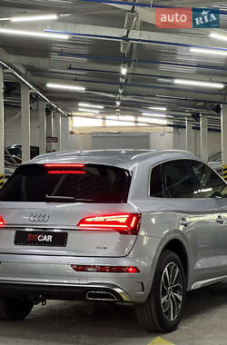 Внедорожник / Кроссовер Audi Q5 2022 в 