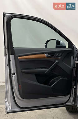 Внедорожник / Кроссовер Audi Q5 2022 в 