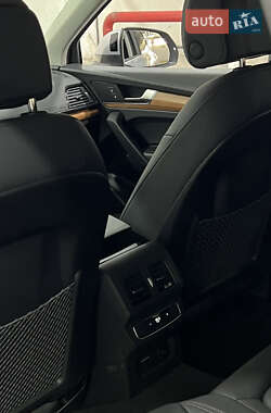 Внедорожник / Кроссовер Audi Q5 2022 в 