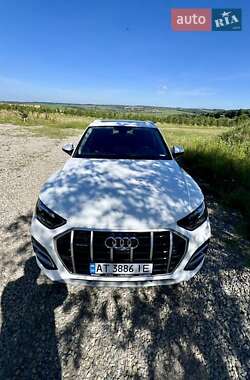Внедорожник / Кроссовер Audi Q5 2021 в 