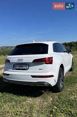 Внедорожник / Кроссовер Audi Q5 2021 в 