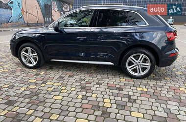 Внедорожник / Кроссовер Audi Q5 2018 в 