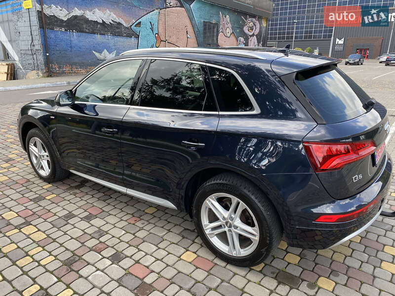 Позашляховик / Кросовер Audi Q5 2018 в Луцьку