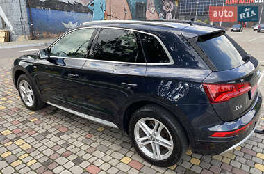 Внедорожник / Кроссовер Audi Q5 2018 в 
