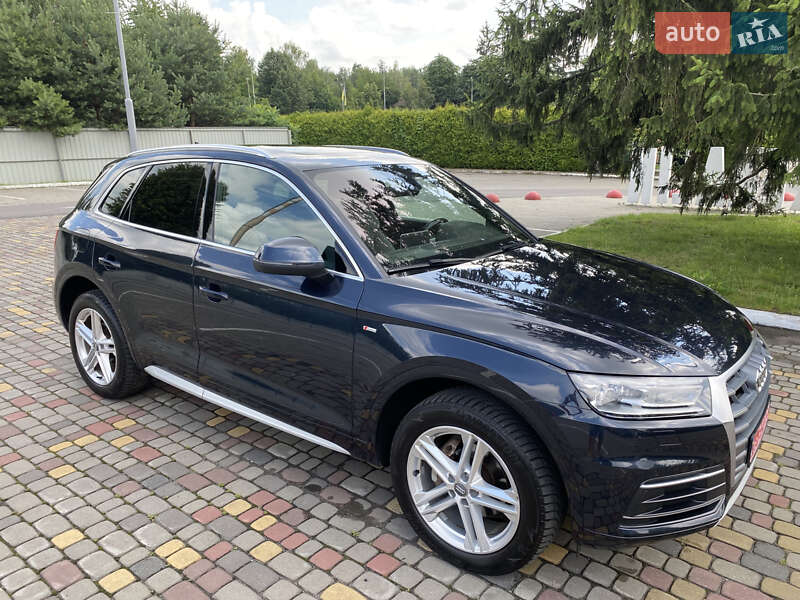 Позашляховик / Кросовер Audi Q5 2018 в Луцьку