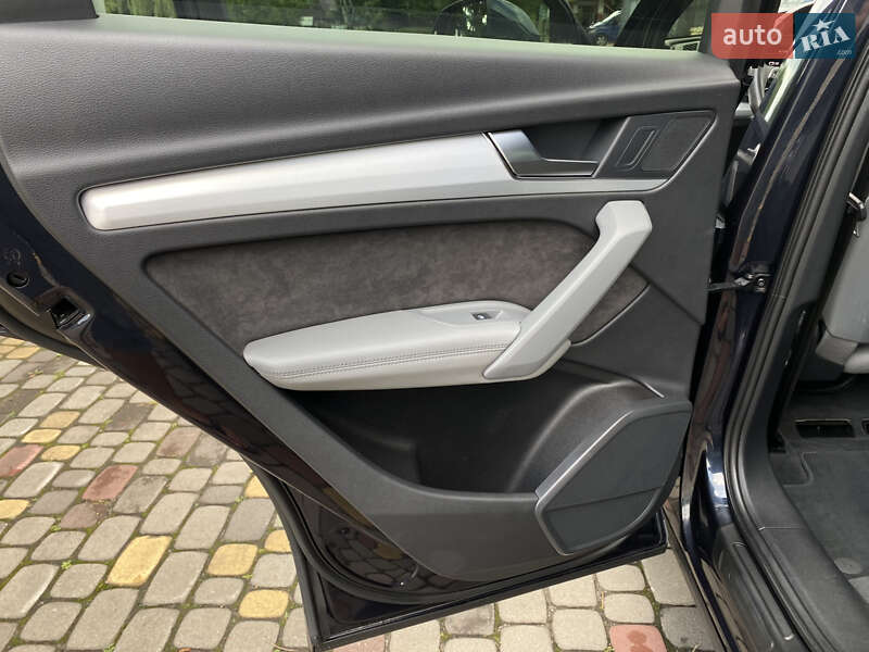Позашляховик / Кросовер Audi Q5 2018 в Луцьку