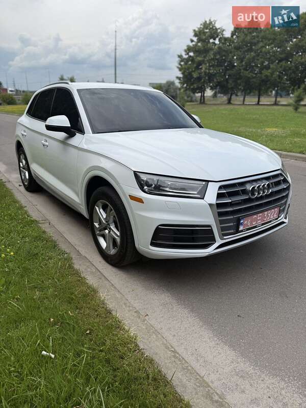 Внедорожник / Кроссовер Audi Q5 2018 в Киеве