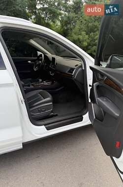 Внедорожник / Кроссовер Audi Q5 2018 в 