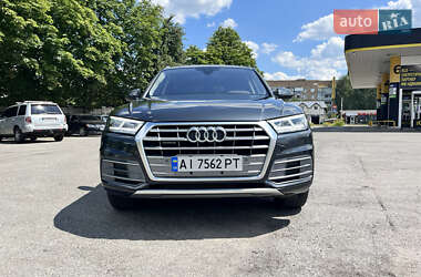 Внедорожник / Кроссовер Audi Q5 2017 в 