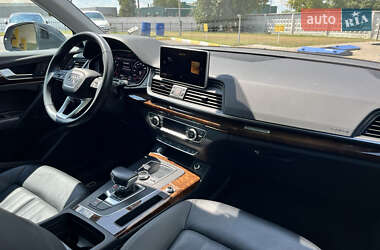 Внедорожник / Кроссовер Audi Q5 2017 в 