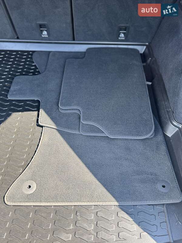 Внедорожник / Кроссовер Audi Q5 2022 в Хусте