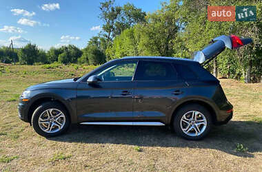 Внедорожник / Кроссовер Audi Q5 2018 в 