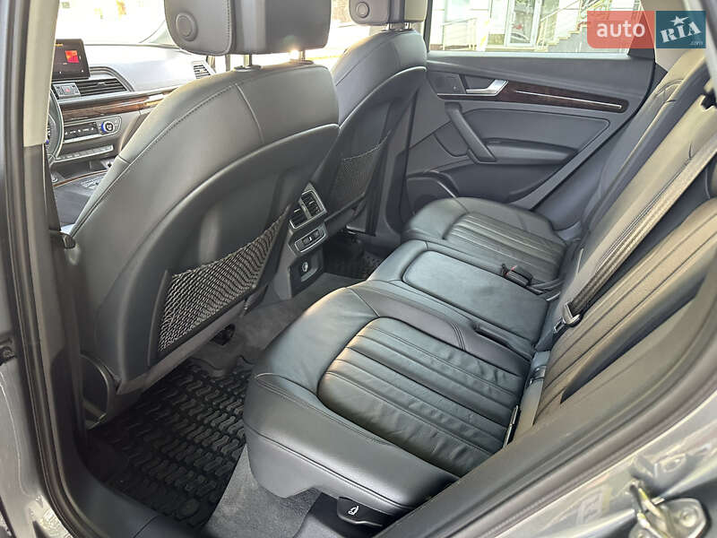 Позашляховик / Кросовер Audi Q5 2018 в Львові