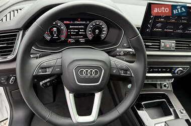 Позашляховик / Кросовер Audi Q5 2023 в 