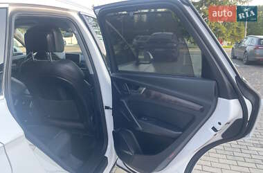 Позашляховик / Кросовер Audi Q5 2018 в 