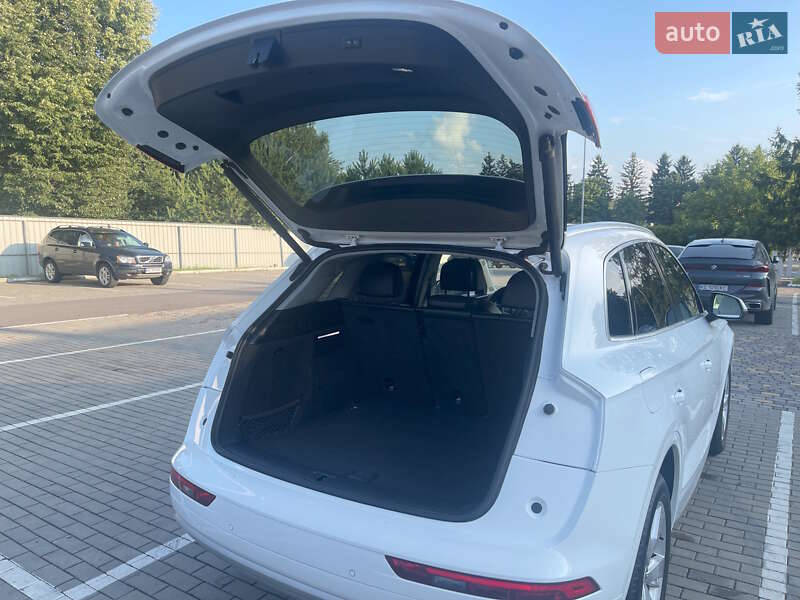 Позашляховик / Кросовер Audi Q5 2018 в Луцьку