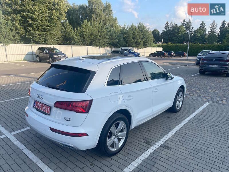Позашляховик / Кросовер Audi Q5 2018 в Луцьку