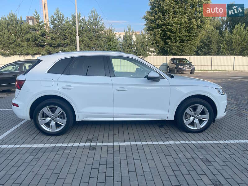 Позашляховик / Кросовер Audi Q5 2018 в Луцьку