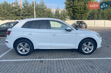 Позашляховик / Кросовер Audi Q5 2018 в 