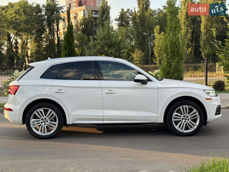 Внедорожник / Кроссовер Audi Q5 2017 в Киеве