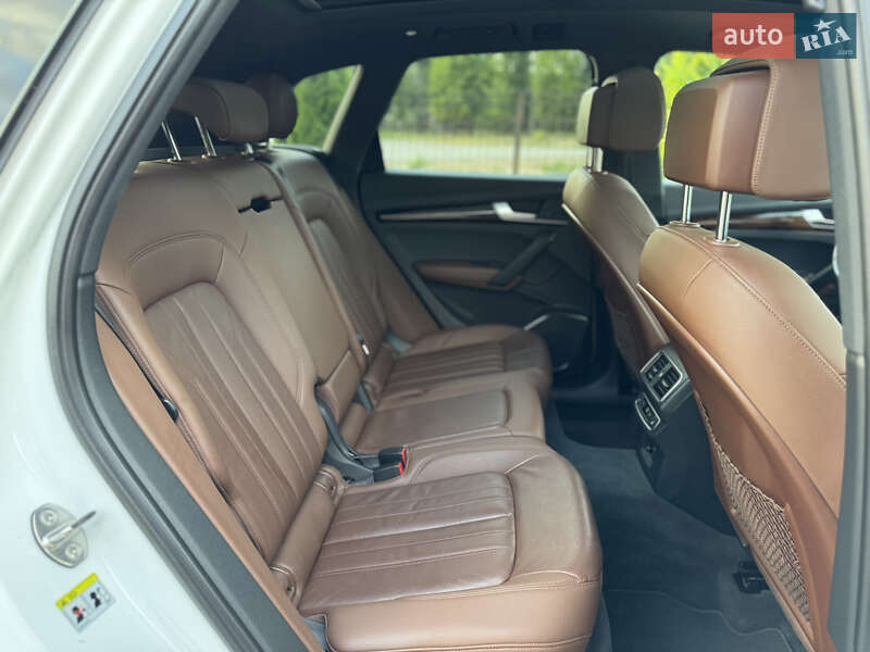 Внедорожник / Кроссовер Audi Q5 2017 в Киеве