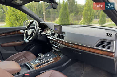 Внедорожник / Кроссовер Audi Q5 2017 в 