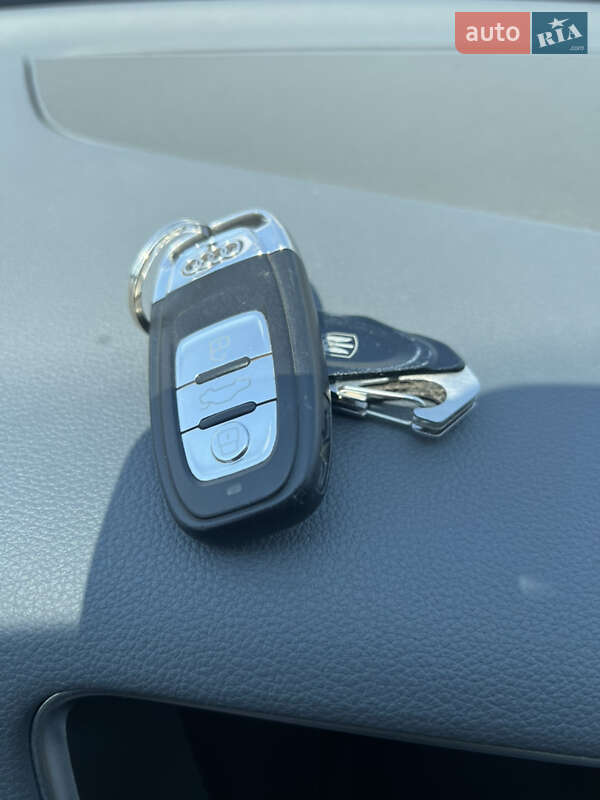 Внедорожник / Кроссовер Audi Q5 2013 в Киеве