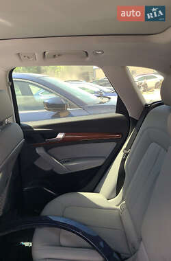 Позашляховик / Кросовер Audi Q5 2022 в 