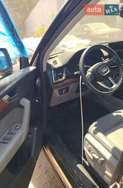 Позашляховик / Кросовер Audi Q5 2022 в 
