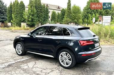 Позашляховик / Кросовер Audi Q5 2018 в 