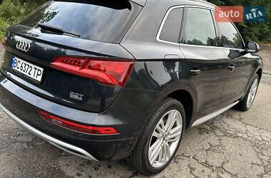 Позашляховик / Кросовер Audi Q5 2018 в 
