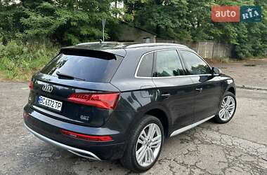 Позашляховик / Кросовер Audi Q5 2018 в 