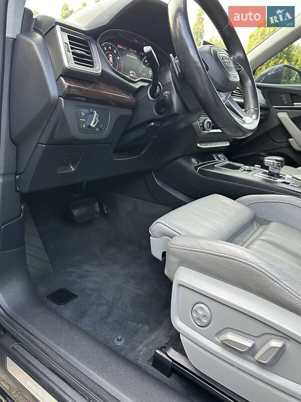 Позашляховик / Кросовер Audi Q5 2018 в Львові
